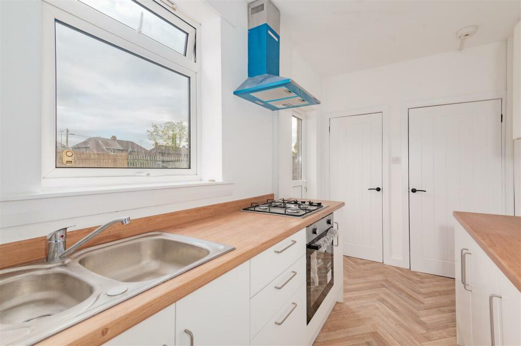 21 Forres Crescent Dundee-3.JPG