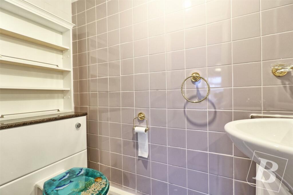 En Suite Cloakoom