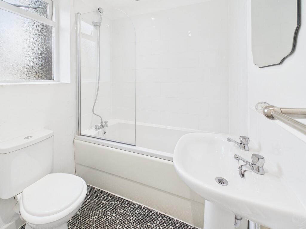 CAM02089G0-PR0585...