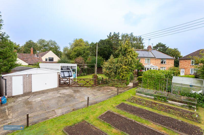 Garden/Parking/Garage