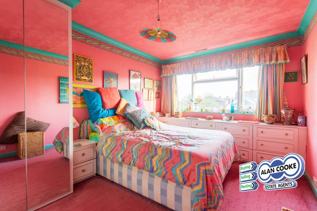 BEDROOM 2
