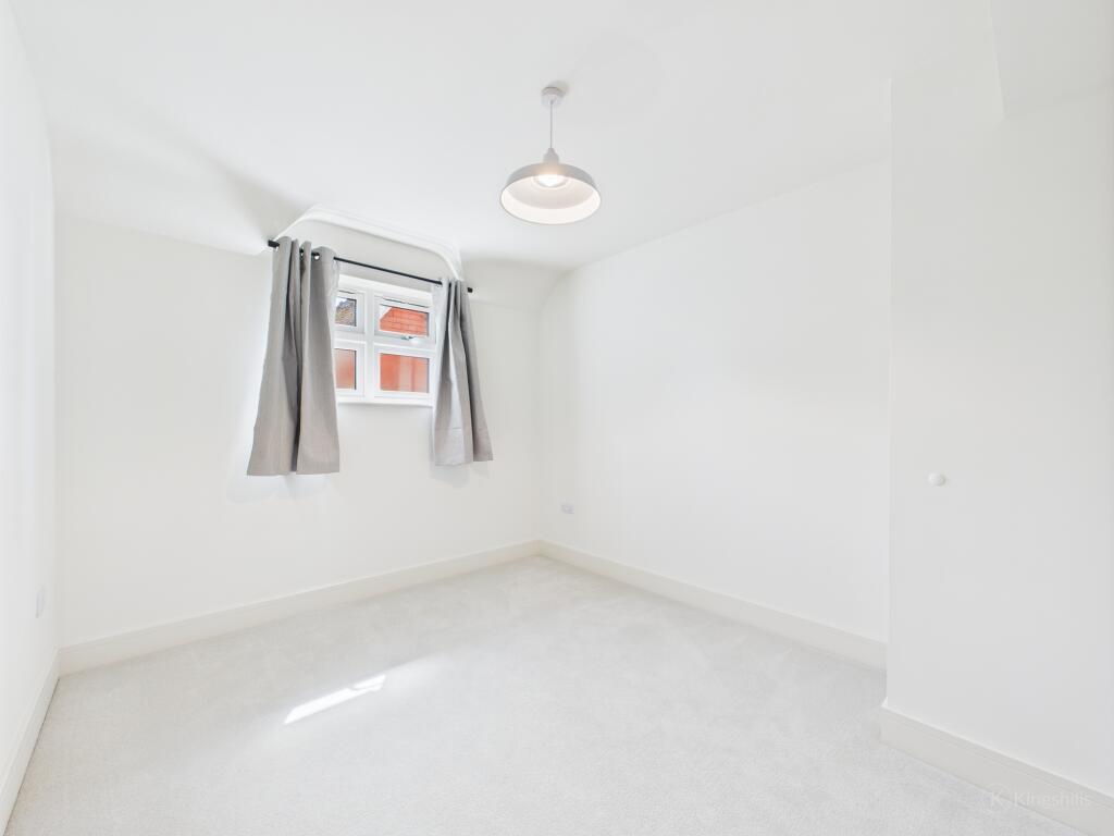 CAM02119G0-PR0445-STILL002