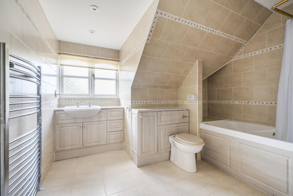 1314832-8-686bab3...