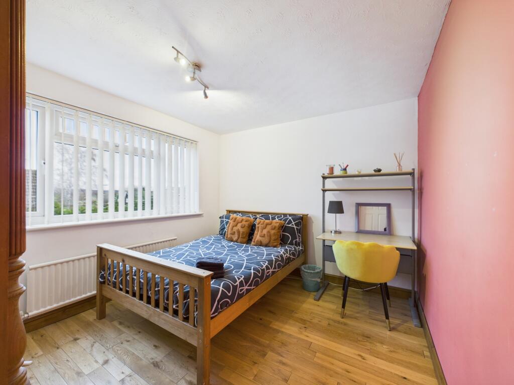 CAM04018G0-PR0400-STILL009