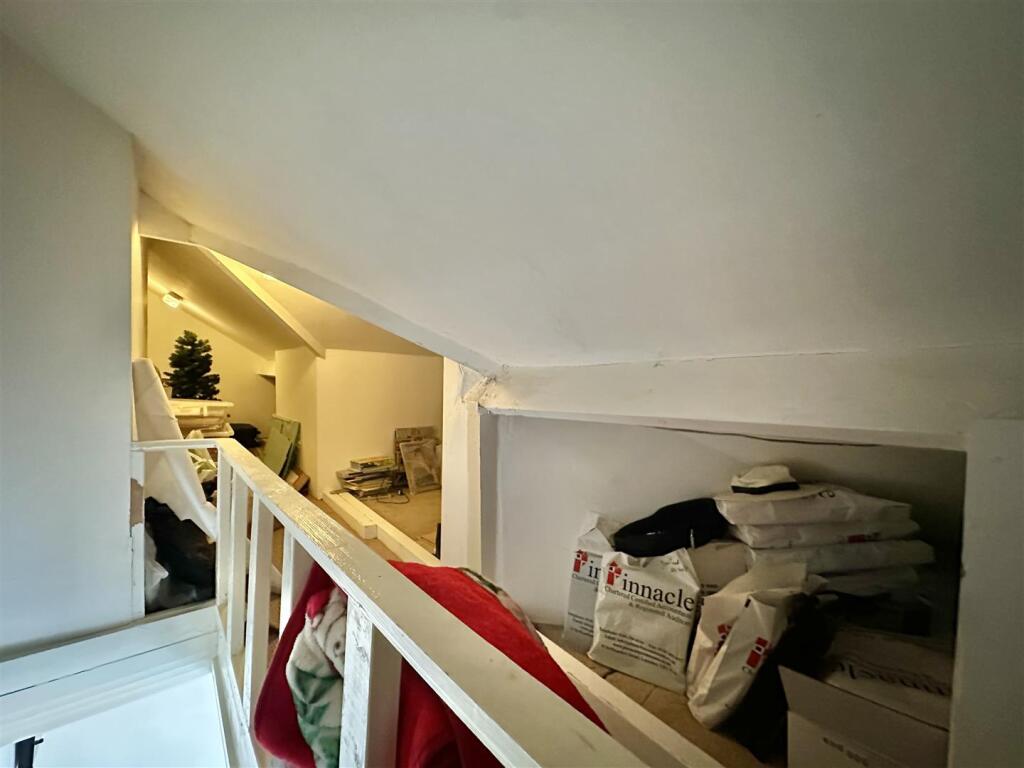 LOFT SPACE