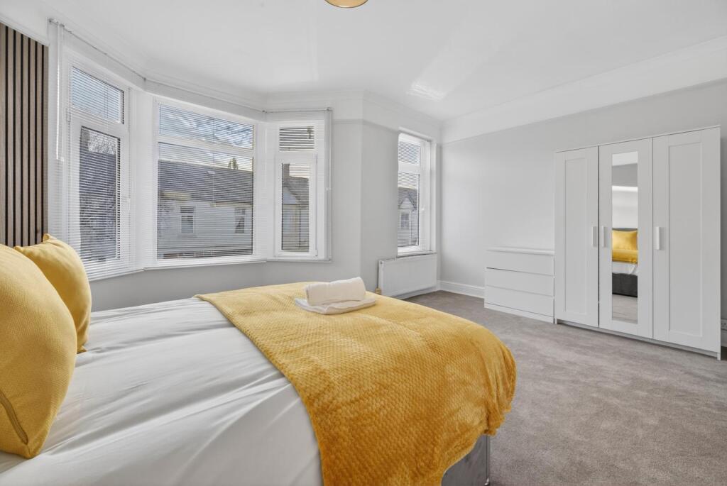 Clodien Avenue, Heath, CF14