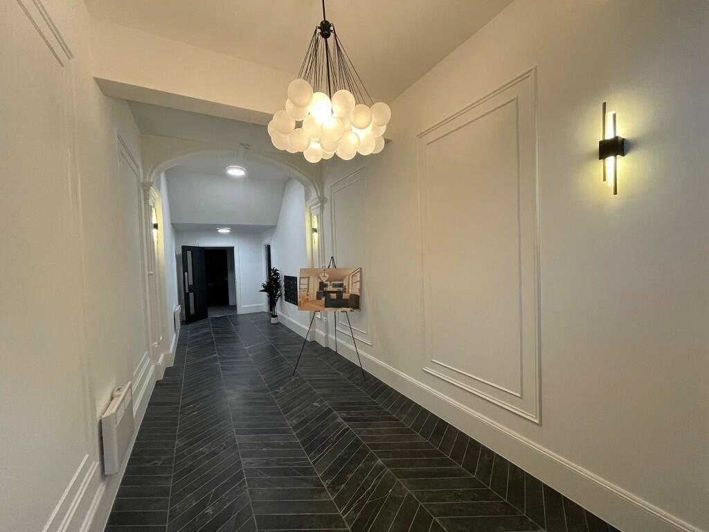 COMMUNAL ENTRANCE
