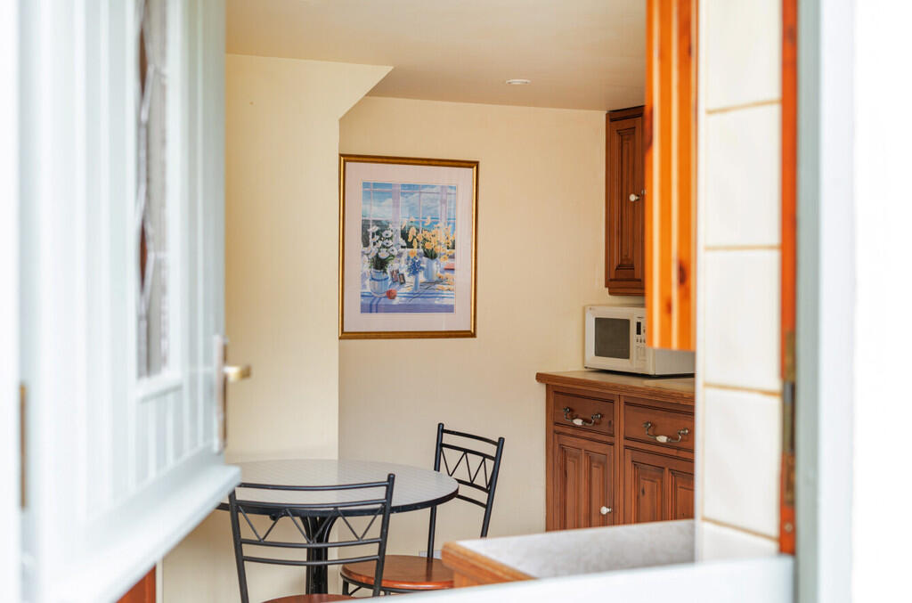 1300251-19-683866...