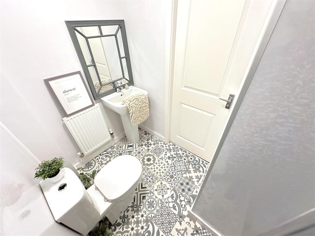 En Suite Shower Room