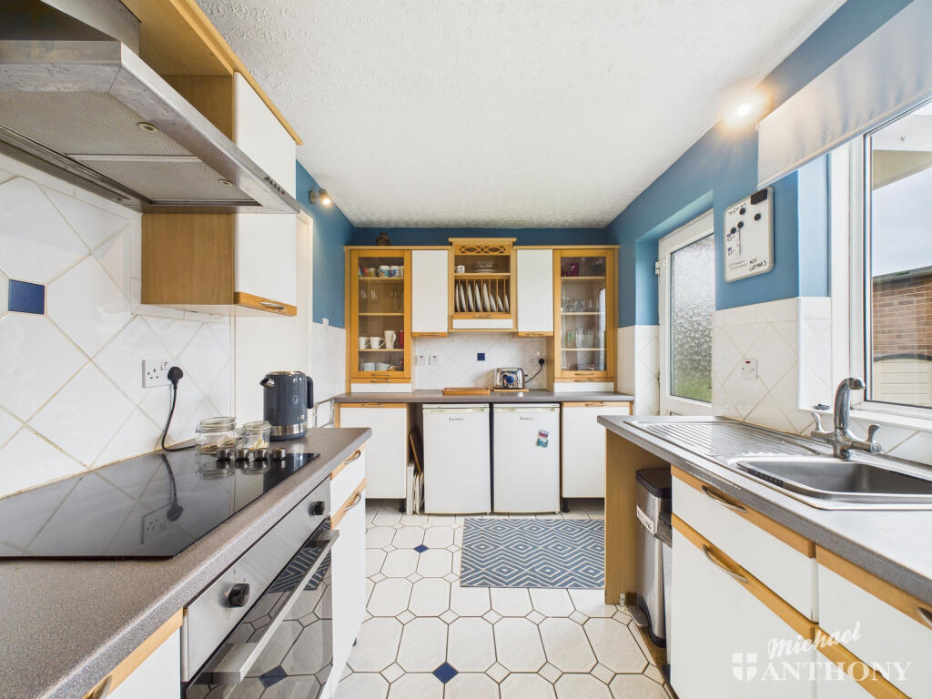 CAM03218G0-PR0777-STILL007