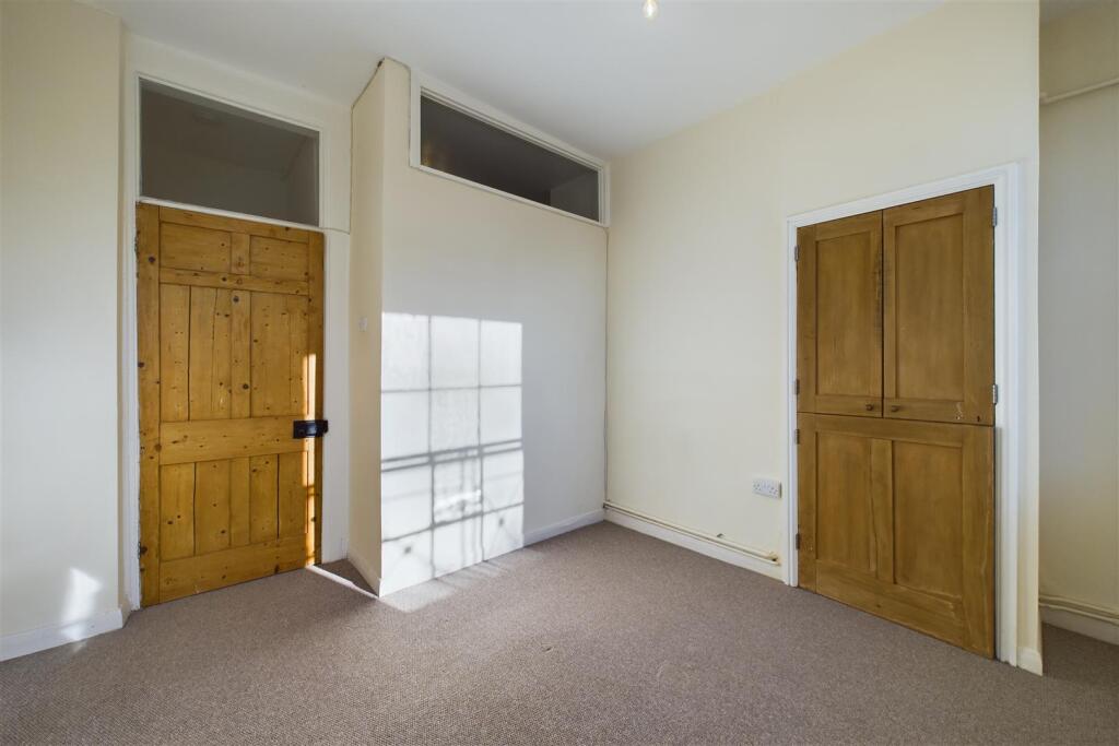 18 Lansdown Place, Cheltenham GL50 2HX | Leasehold
