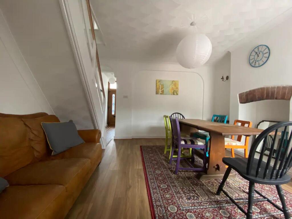 Dining Room Lounge III.jpg