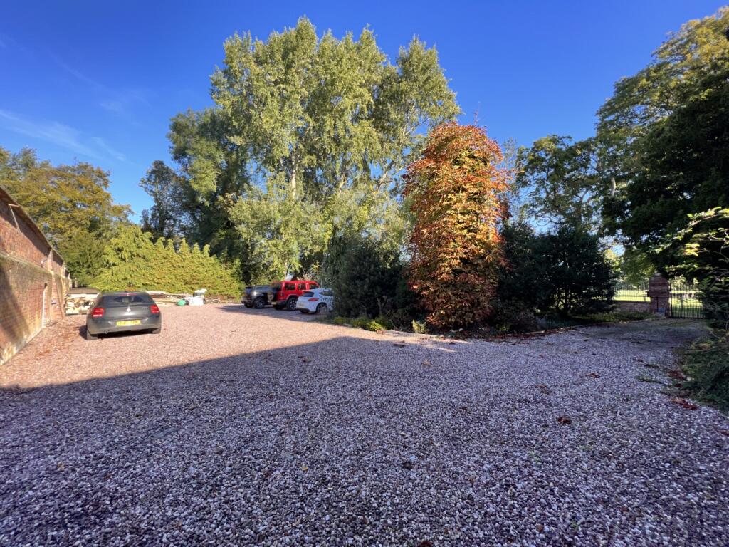 42A3BC44-B048-40DE-A2F3-B858E4660B88