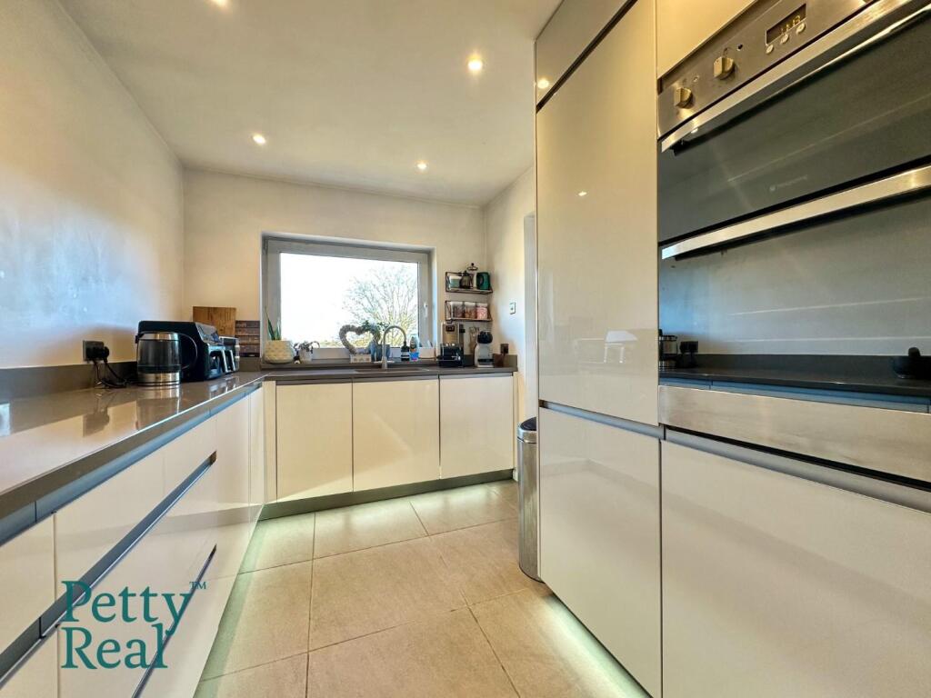 Kelswick Drive 8.jpeg