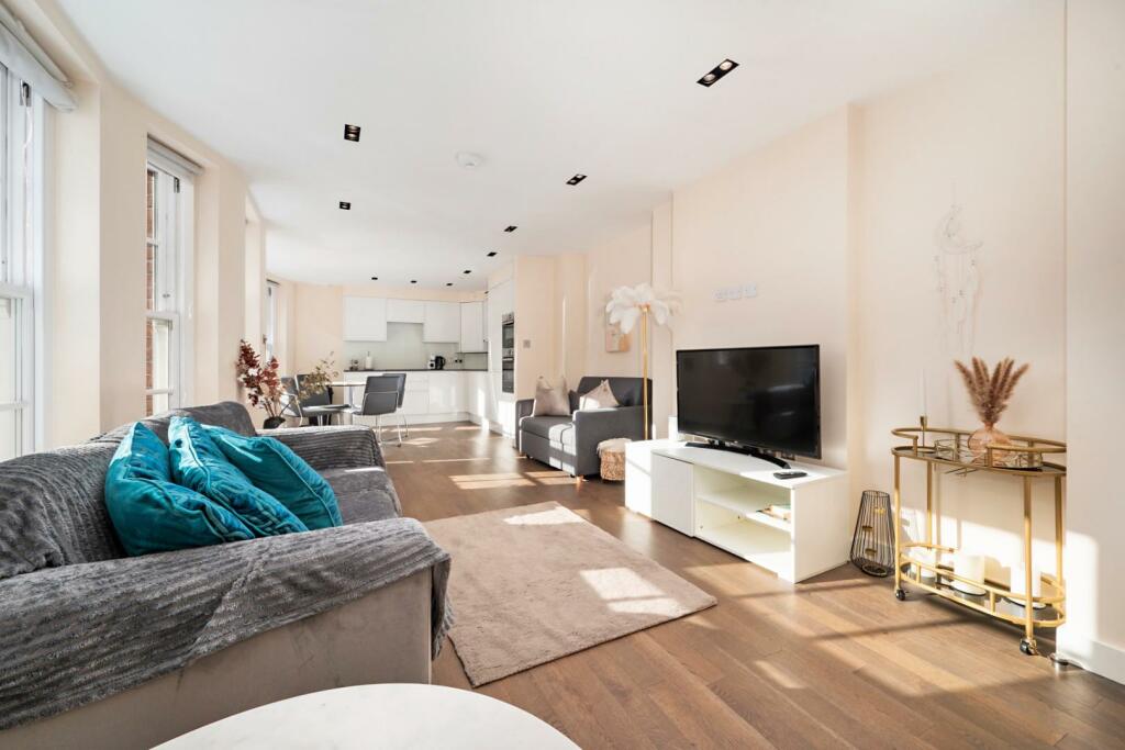 RECEPTION &amp; KITCHEN 3.jpg