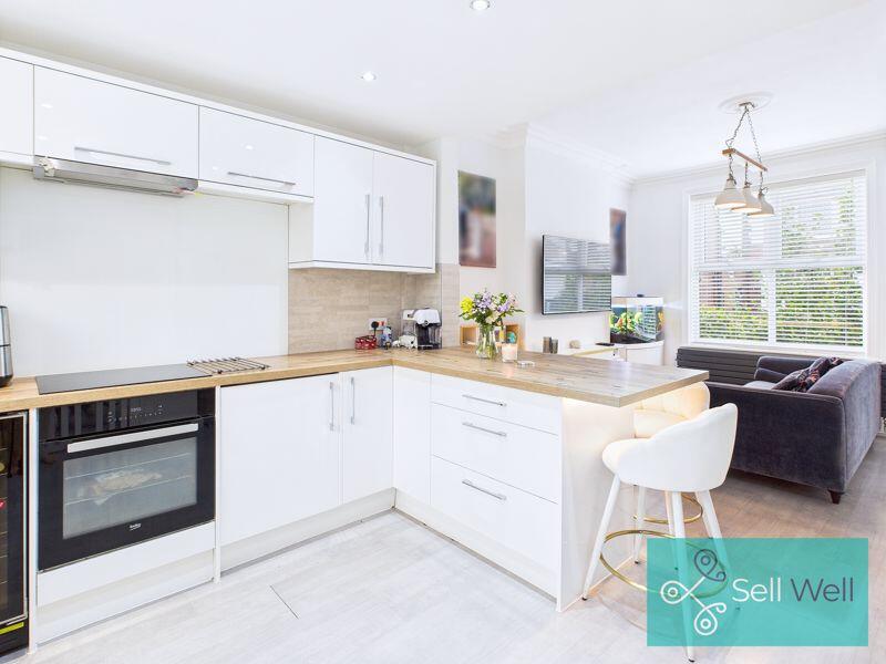 Kitchen/Sitting Area