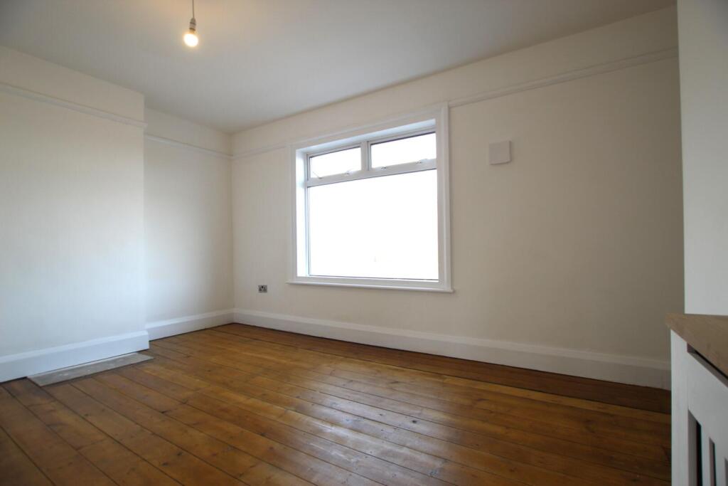 Bedroom 1.JPG