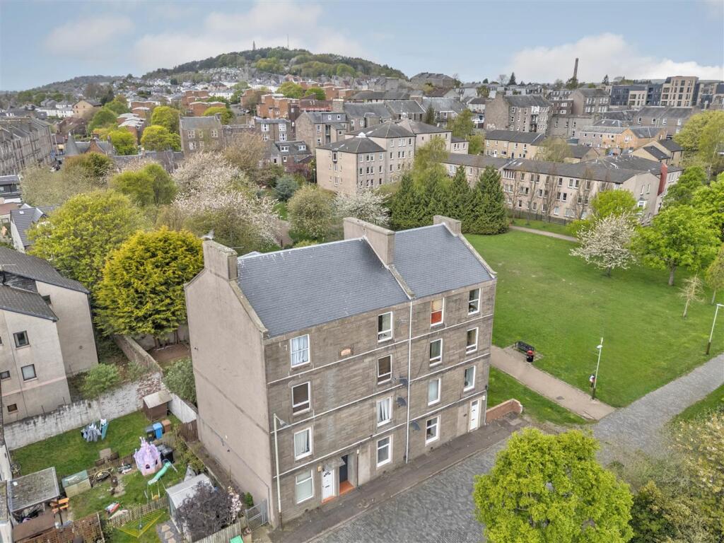 20 Caldrum Street Dundee-4.JPG