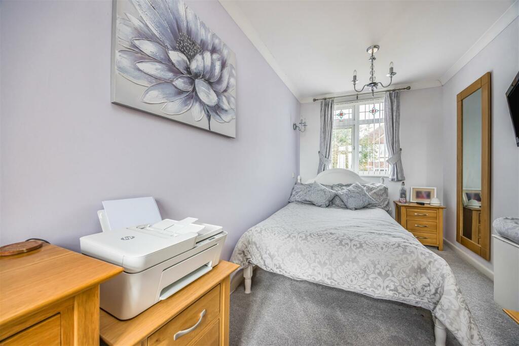 16 Southdown Road, Cosham-Small-PorticoMarketing-N