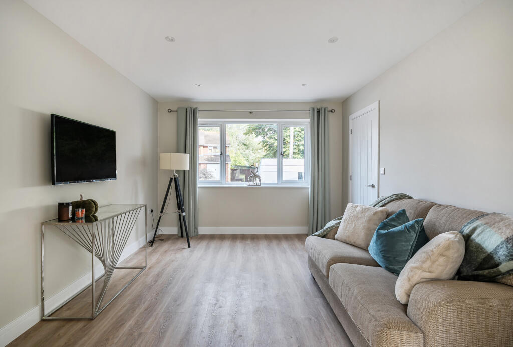 1348363-12-68bb01...