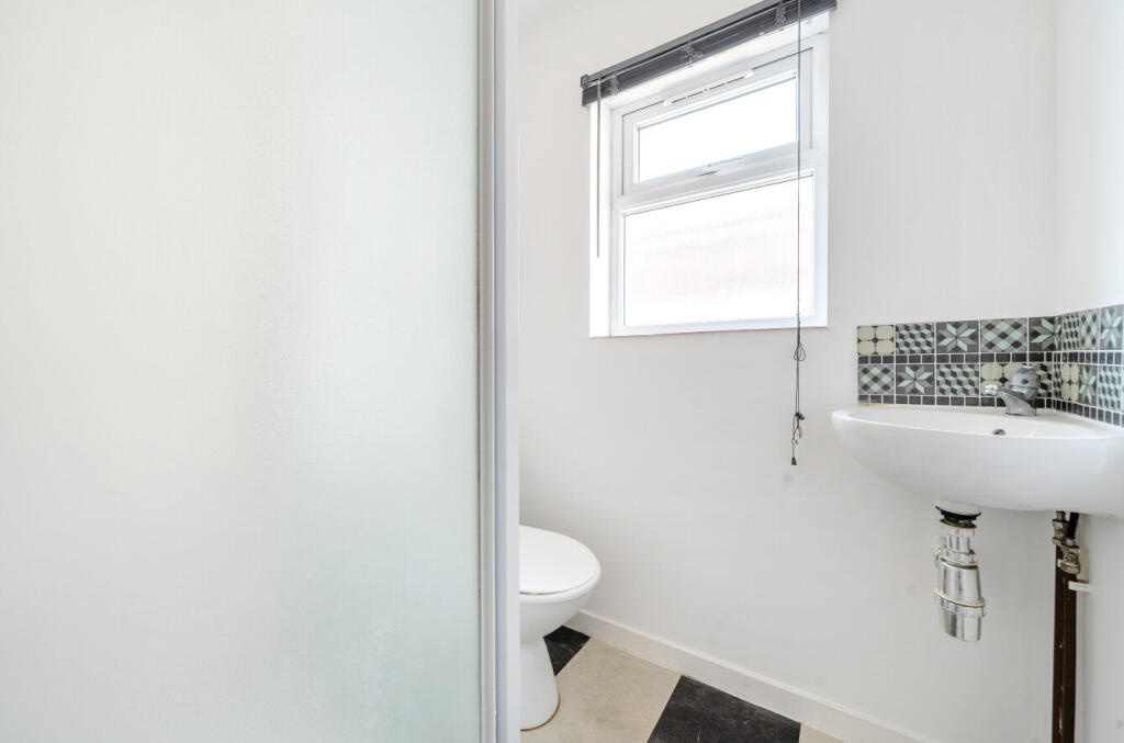 1331671-8-6883c54...