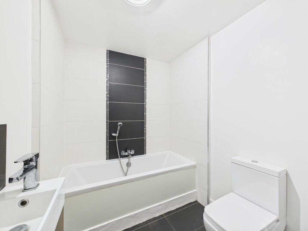 CAM03519G0-PR0396...