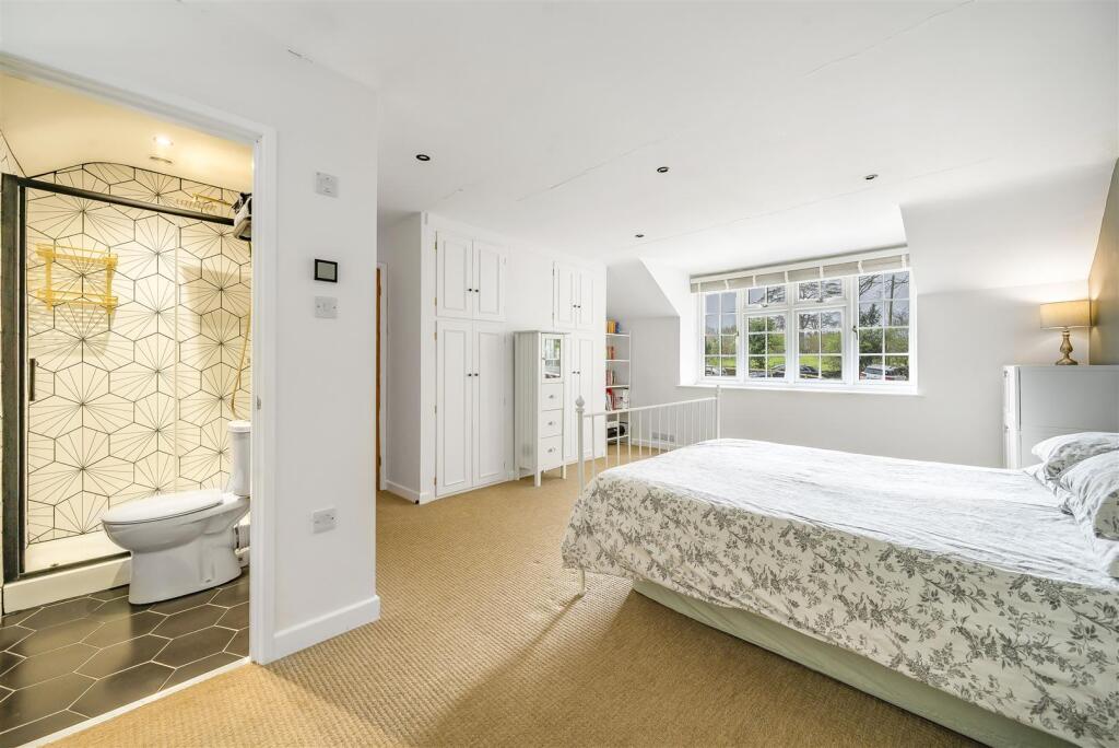 Parkside Bed1.jpg