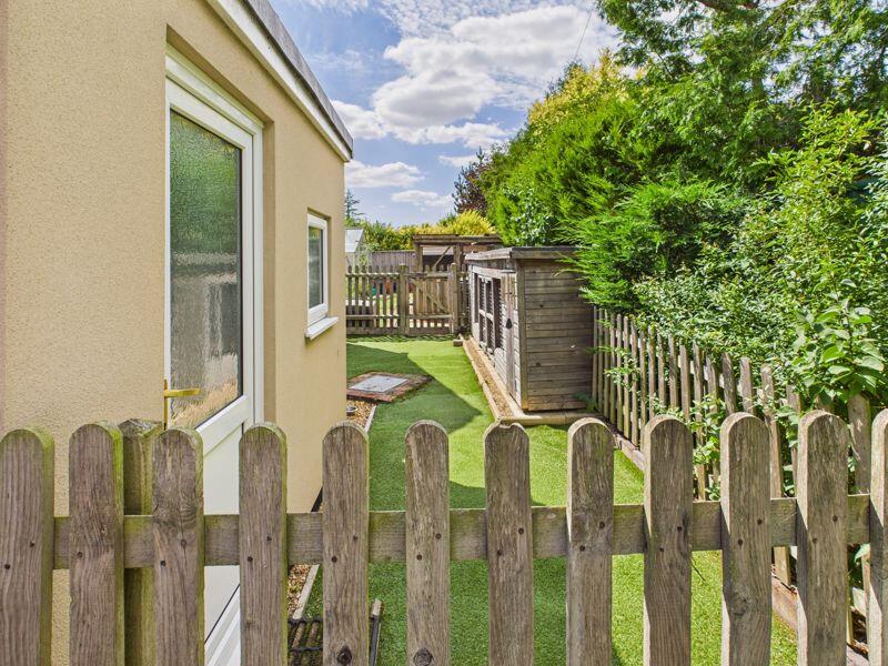Rear Garden &amp; Kennel/Store
