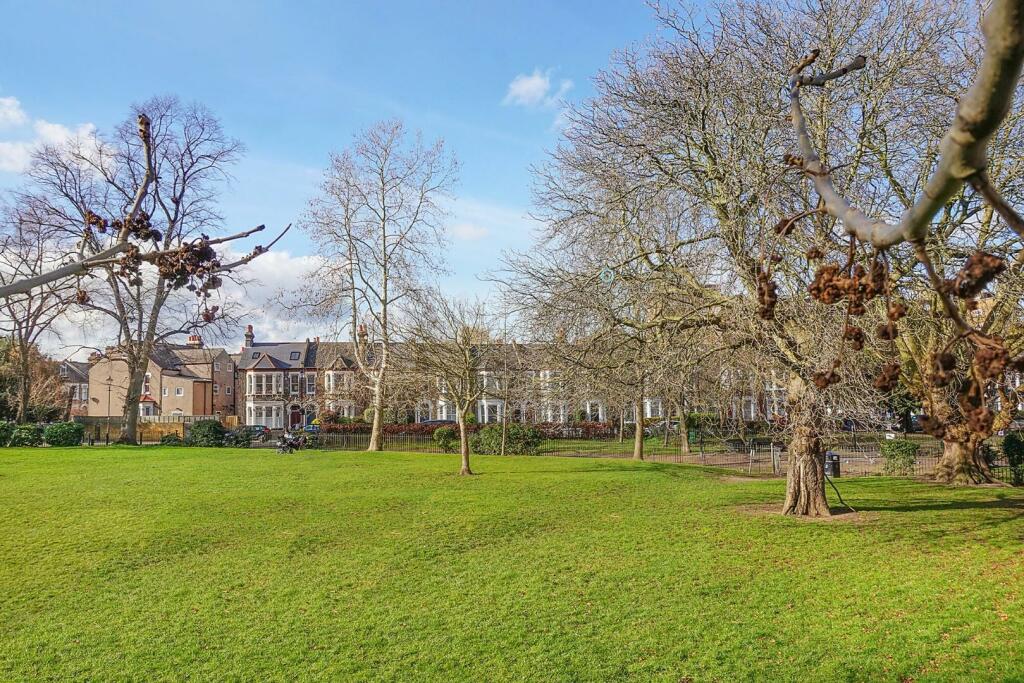 Holmewood Gardens.jpg