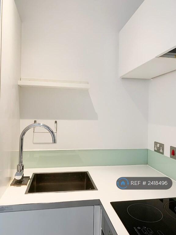 Modern Kitchen With Induction Hob, Fridge &amp; Washer