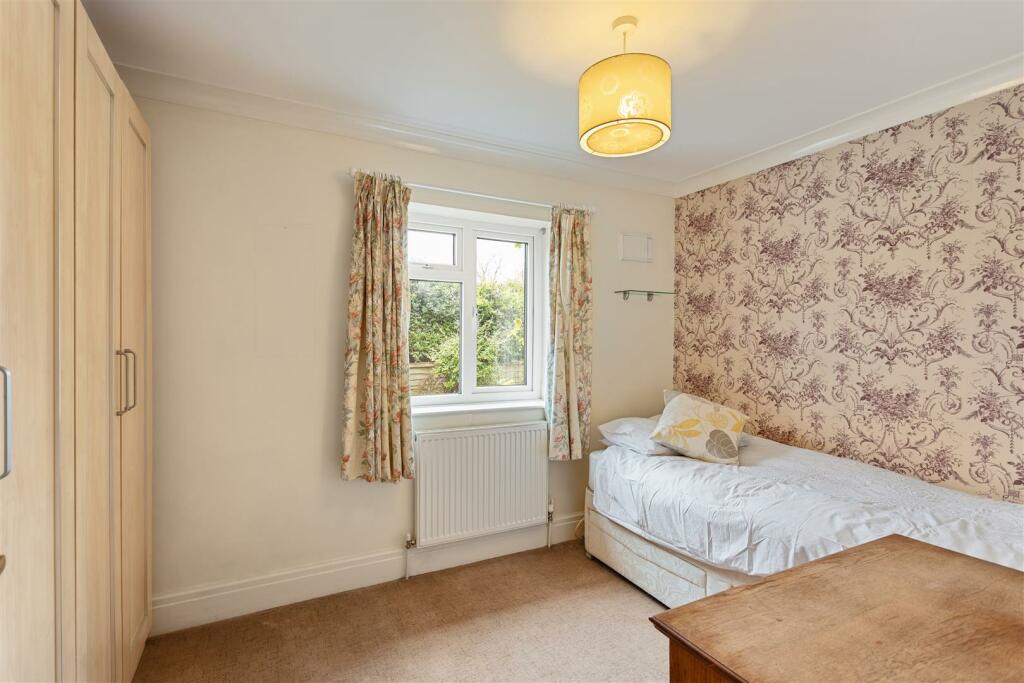 Corner_Cottage_34.jpg
