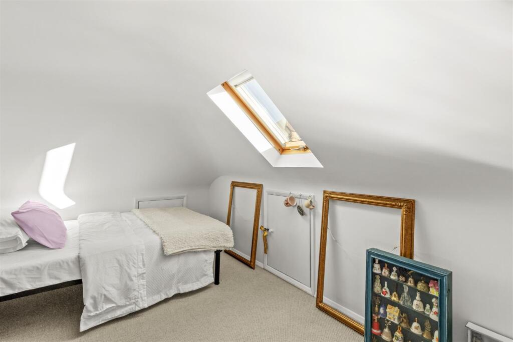 36 Coningsby Rd, HP13 5NY-2.jpg