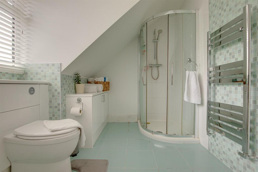 BATHROOM SUITE