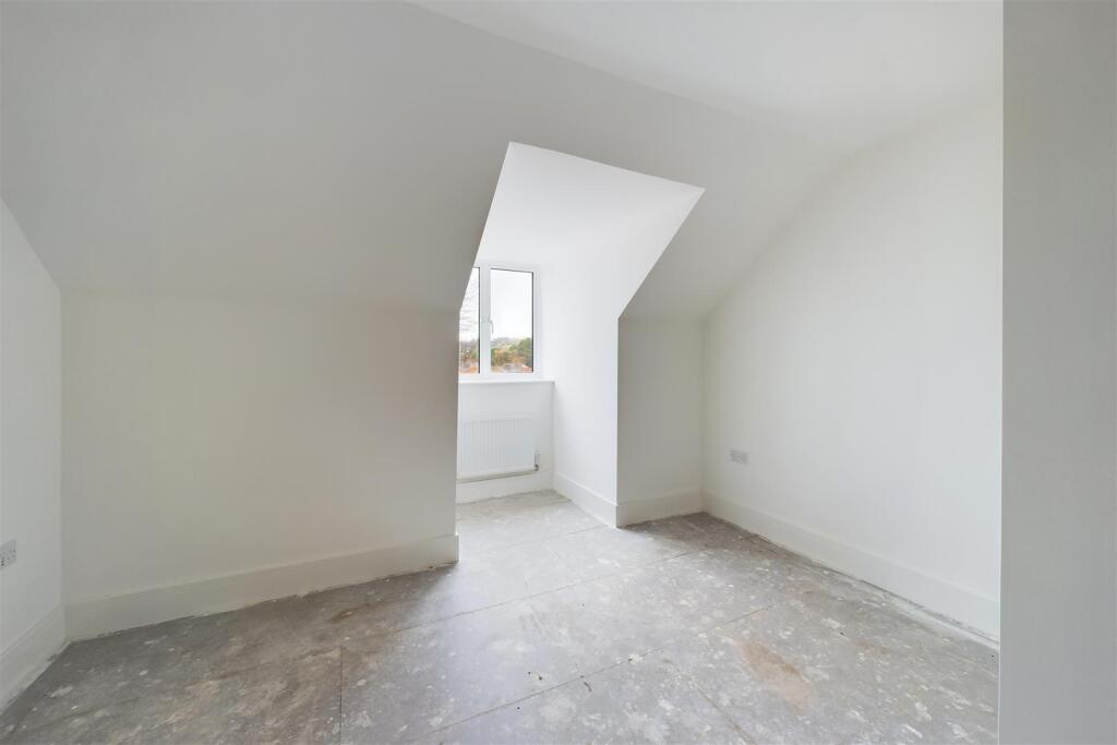 1 and 3, Mulberry Close Abergavenny, NP7 5ES | Fre