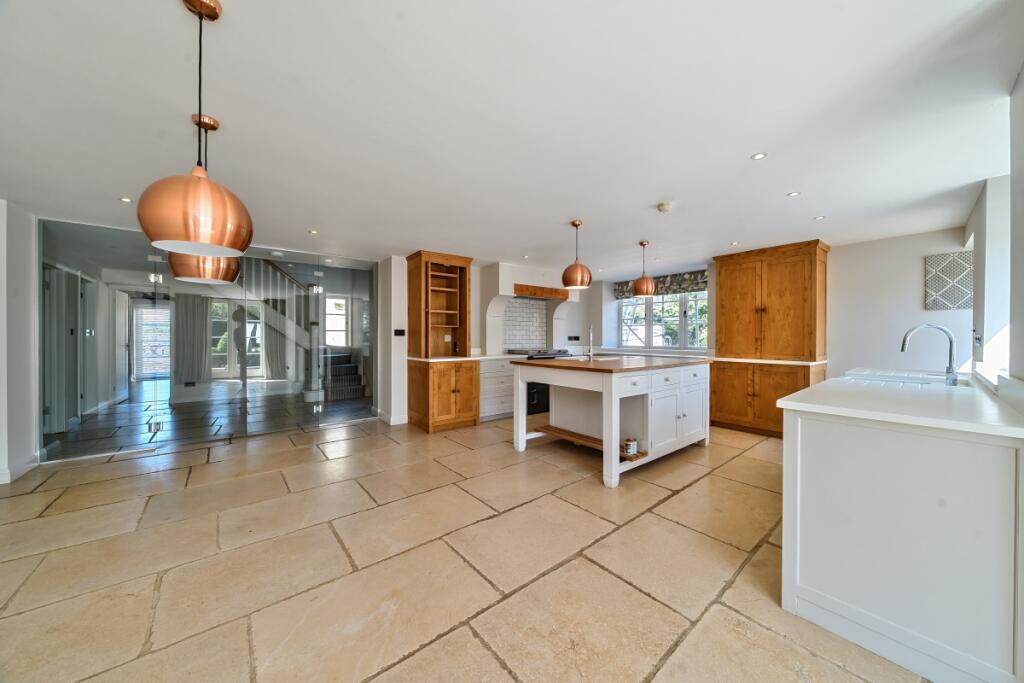 1319579-9-686fed6...