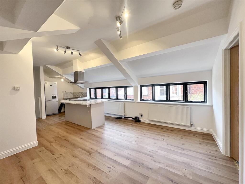 Lounge/ Kitchen (Open Plan)
