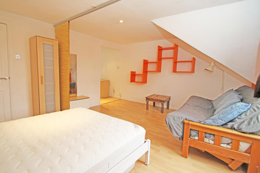 35C Grove Hill Road, Camberwell, London, SE5 8DF