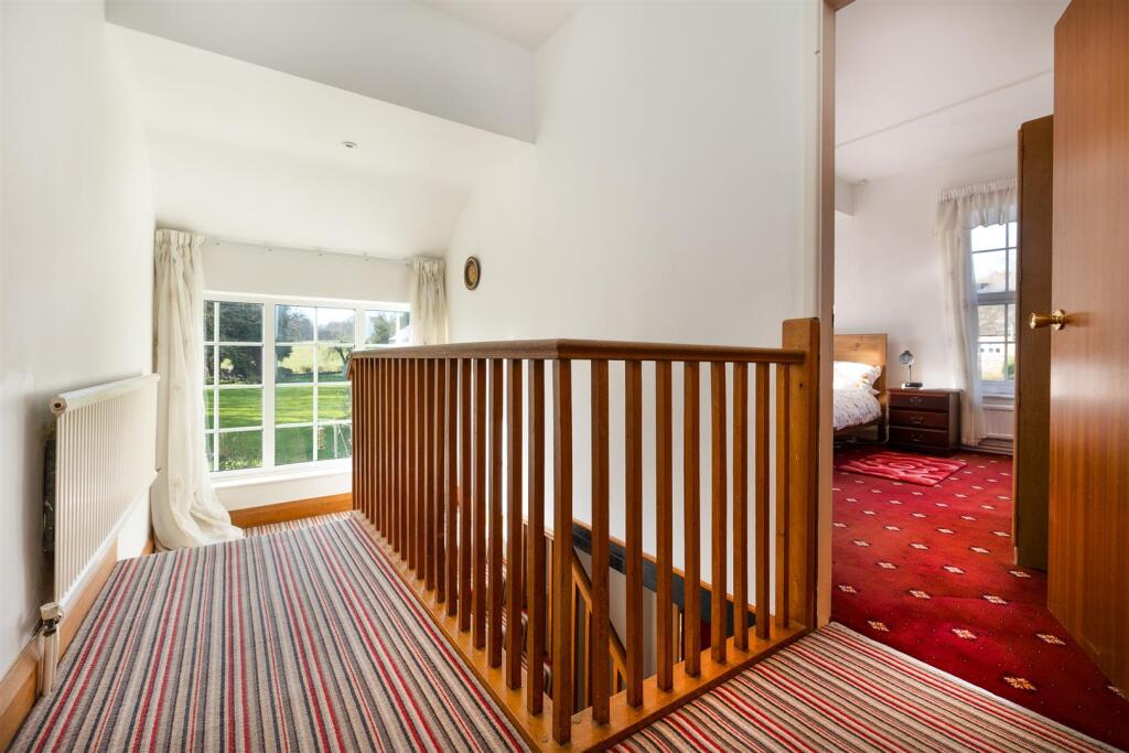 LE12 8TH 54MS-009.jpg