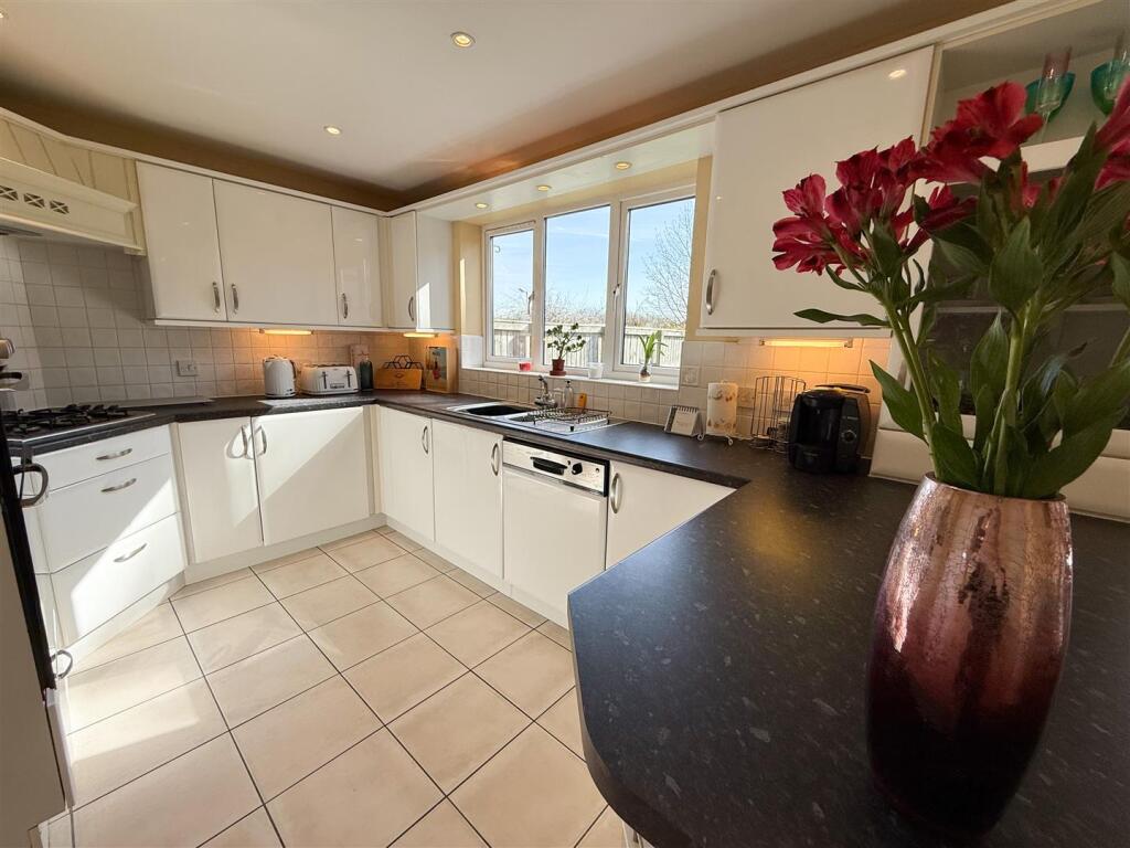 OPENPLAN KITCHEN FAMILY ROOM