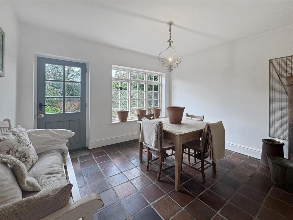 Snug / Breakfast Room