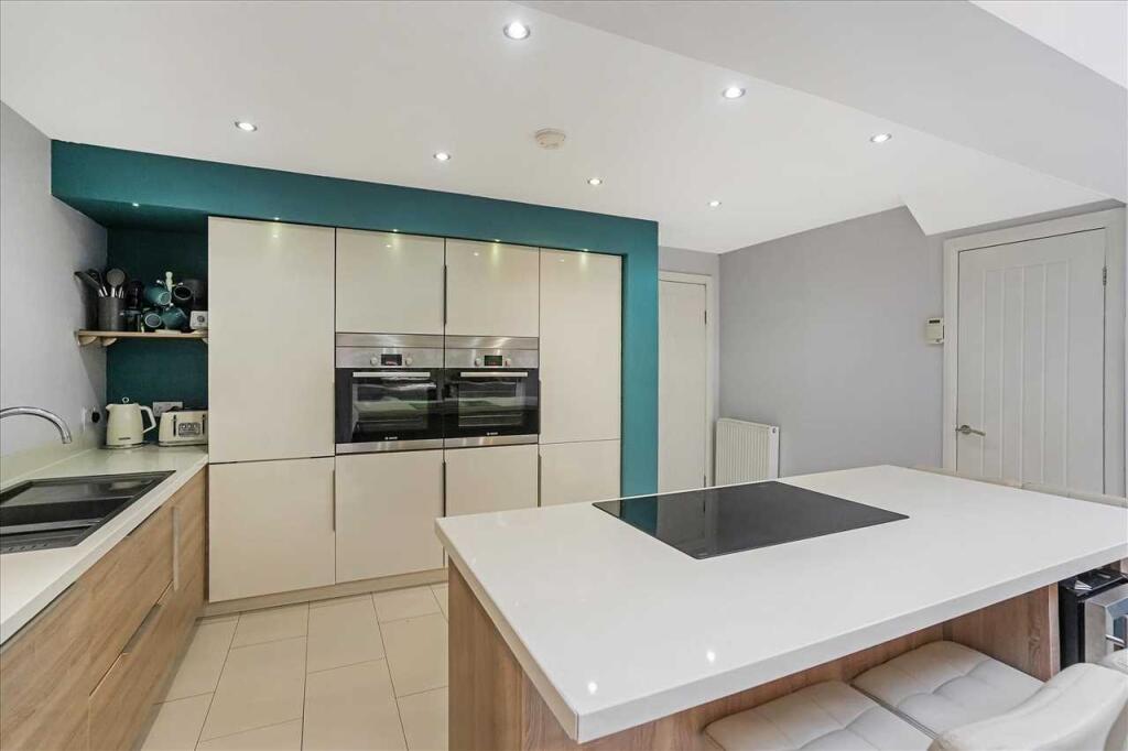 Kitchen Area (1)