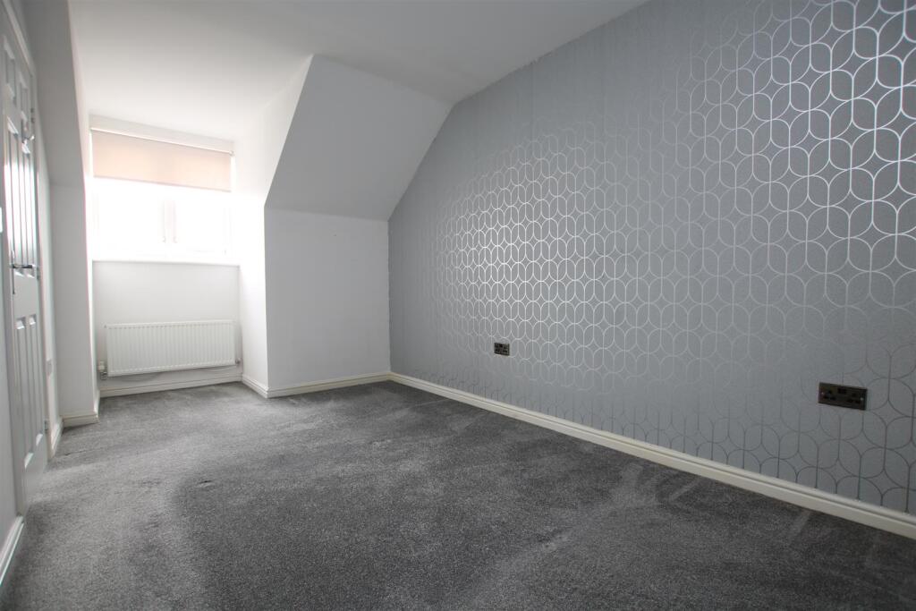 Bedroom 1.JPG