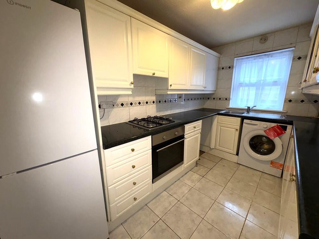 26TyrellCloseKitc...