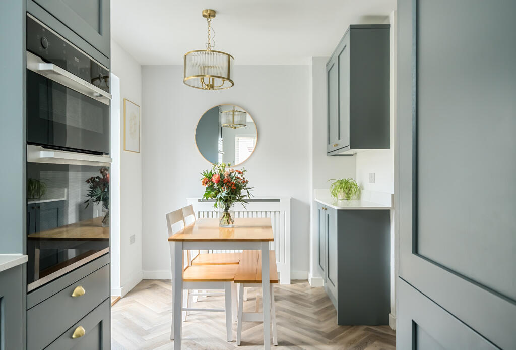 1364820-11-68fb4b...