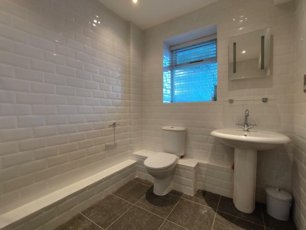 En-Sutie Bathroom