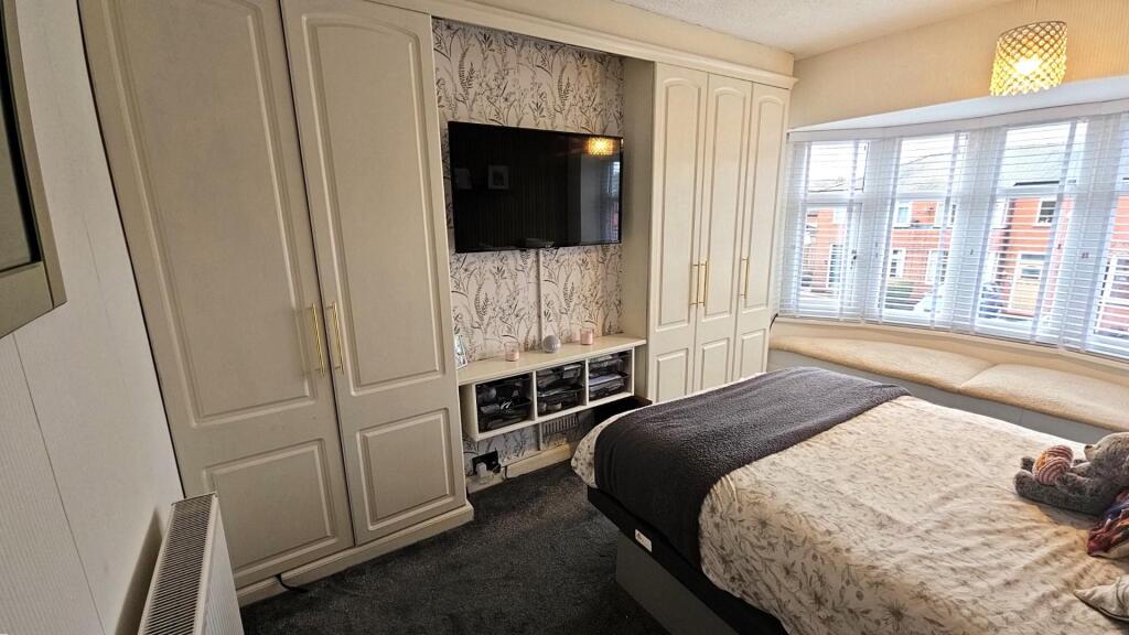 CliftonSt69bed1.jpg
