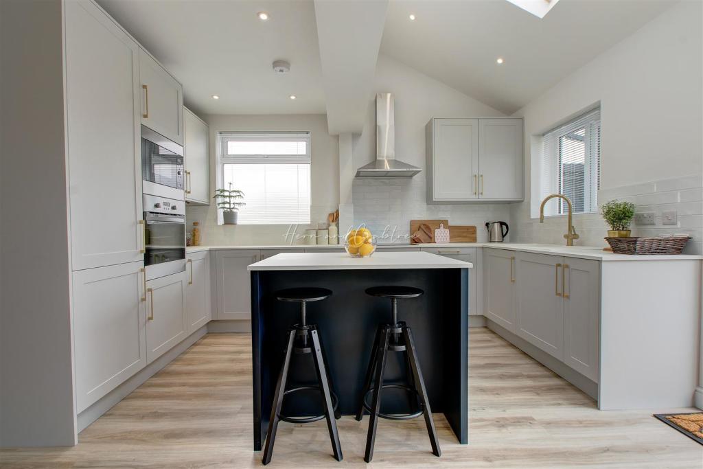 King George V_Hern_Crabtree_ (15).jpg