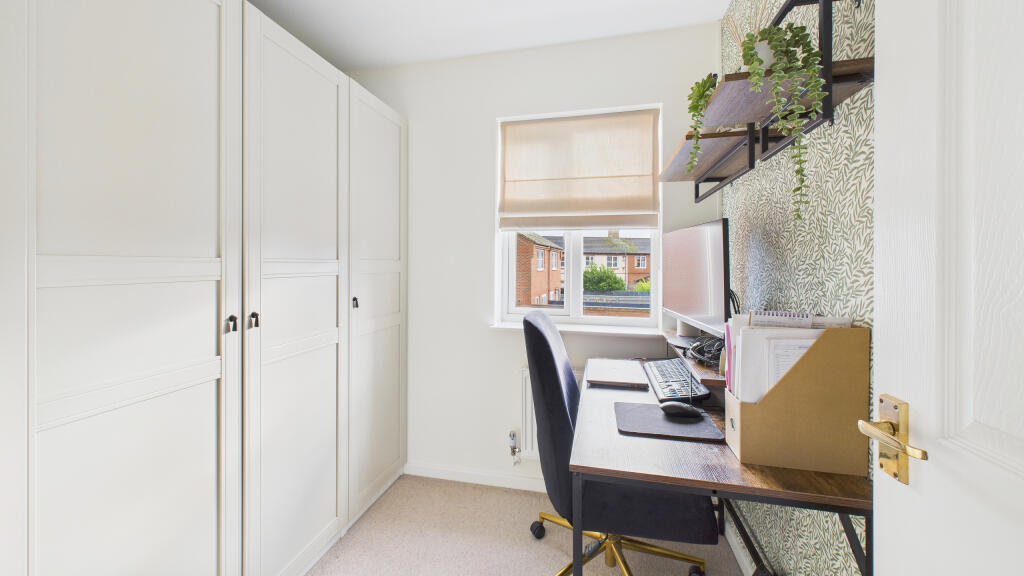 CAM04968G0-PR0080-STILL015