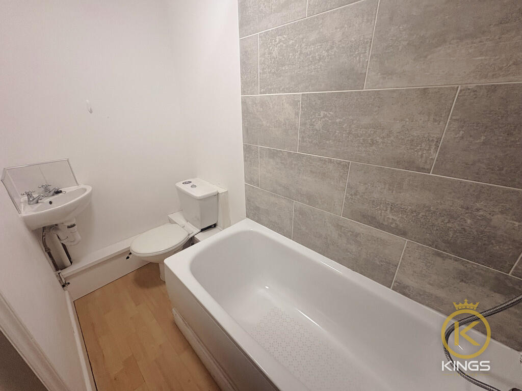 5, 40 NIGHTINGALE...