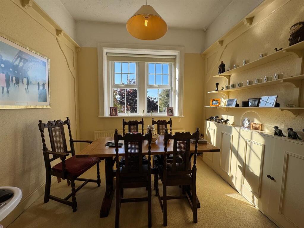Dining Room.jpg